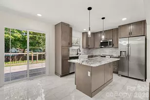 4219 Tipperary Pl, Charlotte, NC 28215 - Photo 10