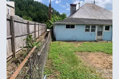28 W Chestnut Street, Rosman, NC 28712 - Photo 4