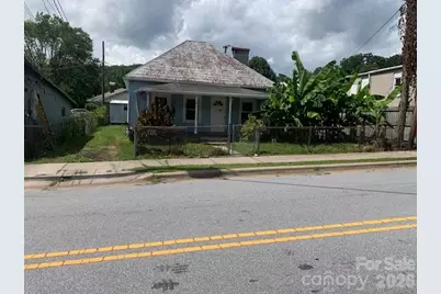 28 W Chestnut Street, Rosman, NC 28712 - Photo 2