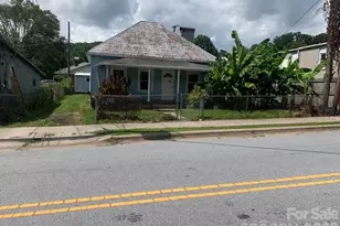 28 W Chestnut St, Rosman, NC 28712 - Photo 2