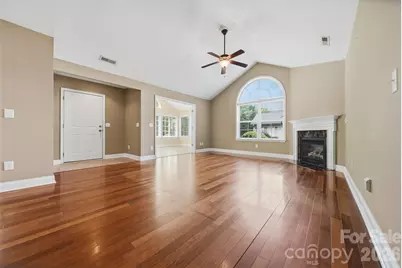 808 Wynnshire Drive #B, Hickory, NC 28601 - Photo 4
