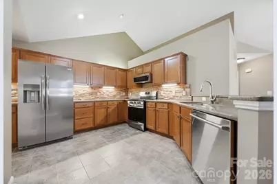 808 Wynnshire Drive #B, Hickory, NC 28601 - Photo 14