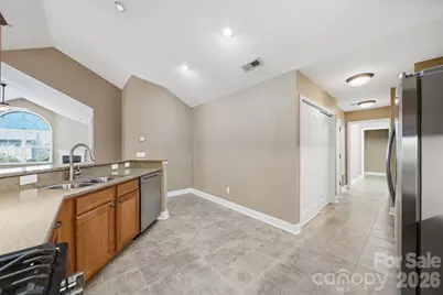 808 Wynnshire Drive #B, Hickory, NC 28601 - Photo 16