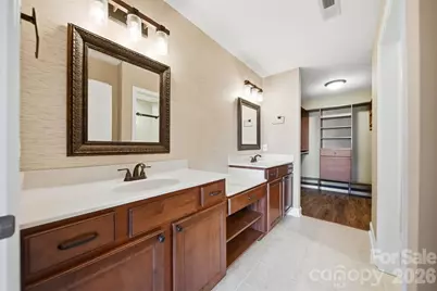 808 Wynnshire Drive #B, Hickory, NC 28601 - Photo 20