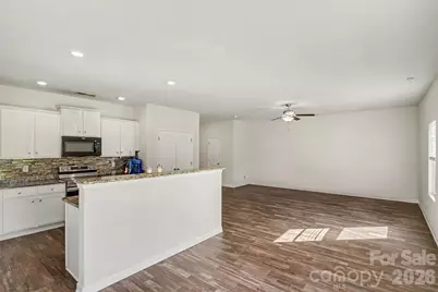 8411 Highgate Drive, Charlotte, NC 28215 - Photo 8