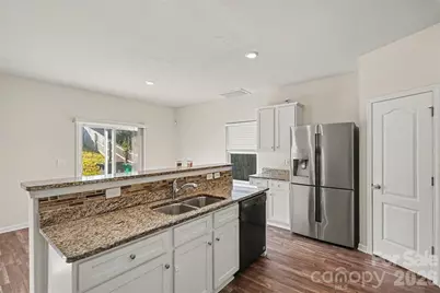 8411 Highgate Drive, Charlotte, NC 28215 - Photo 6