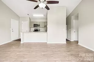 6165 Meadow Rose Ln, Charlotte, NC 28215 - Photo 8