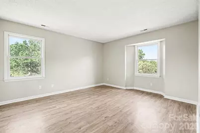 6165 Meadow Rose Lane, Charlotte, NC 28215 - Photo 16
