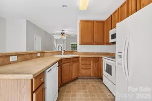 8618 Twined Creek Ln, Charlotte, NC 28227 - Photo 6