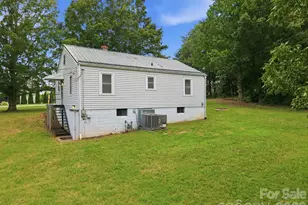 825 21st St Dr SE, Hickory, NC 28602 - Photo 24