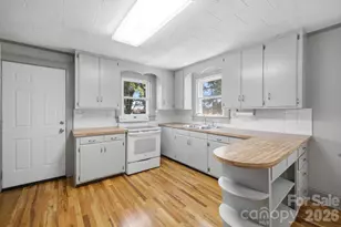 825 21st St Dr SE, Hickory, NC 28602 - Photo 14