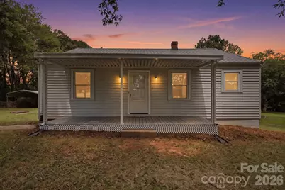 825 21st Street Drive SE, Hickory, NC 28602 - Photo 2