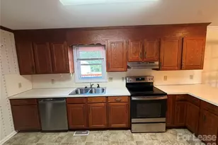 236 Meadow Oaks Dr, Statesville, NC 28625 - Photo 8
