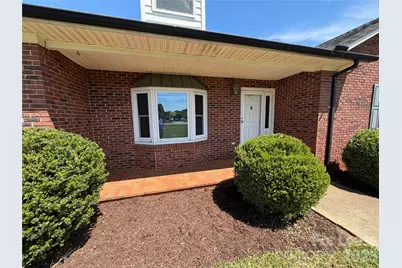 236 Meadow Oaks Drive, Statesville, NC 28625 - Photo 2