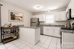 6355 Windsor Gate Ln, Charlotte, NC 28215 - Photo 8