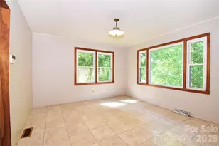 605 S Buena Vista Dr, Hendersonville, NC 28792 - Photo 8