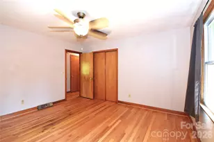605 S Buena Vista Dr, Hendersonville, NC 28792 - Photo 16