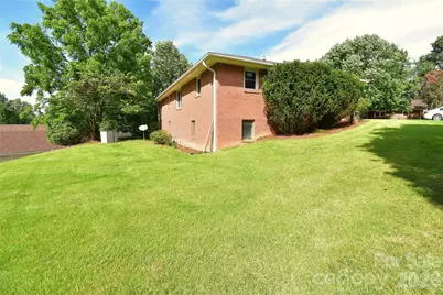 605 S Buena Vista Drive, Hendersonville, NC 28792 - Photo 30