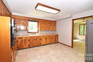 605 S Buena Vista Dr, Hendersonville, NC 28792 - Photo 6