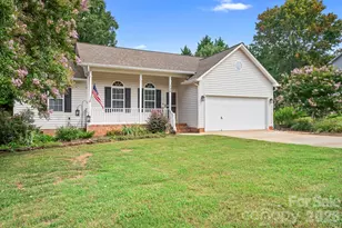 138 Valley Glen Dr, Troutman, NC 28166 - Photo 2