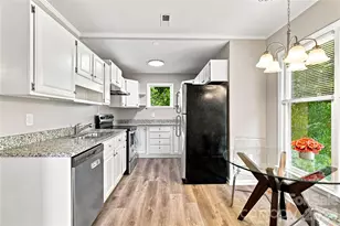 9031 J M Keynes Dr, Charlotte, NC 28262 - Photo 8