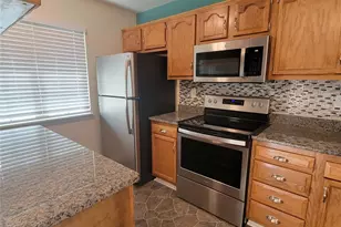 3811 Mosscroft Ln, Charlotte, NC 28215 - Photo 4