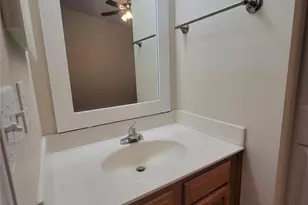 3811 Mosscroft Ln, Charlotte, NC 28215 - Photo 18