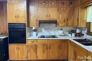 3209 Greenwood Park Cir, Albemarle, NC 28001 - Photo 8