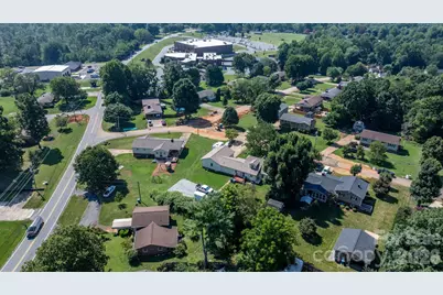 2504 Brentwood Circle, Lenoir, NC 28645 - Photo 18