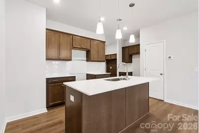 4750 Lakeview Road, Charlotte, NC 28216 - Photo 2