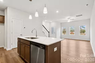 4750 Lakeview Rd, Charlotte, NC 28216 - Photo 4