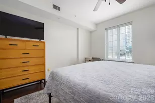 300 W 5th St, Charlotte, NC 28202 - Photo 12