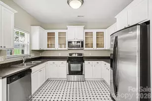 10004 Barrands Ln, Charlotte, NC 28278 - Photo 8