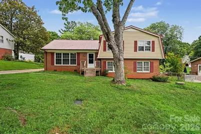 630 Colonial Drive, Statesville, NC 28625 - Photo 2
