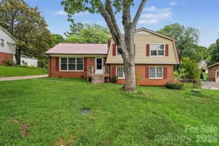 630 Colonial Dr, Statesville, NC 28625 - Photo 2