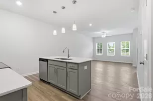 4614 Lakeview Rd, Charlotte, NC 28216 - Photo 8