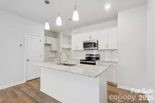 4628 Lakeview Rd, Charlotte, NC 28216 - Photo 4