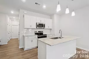 4628 Lakeview Rd, Charlotte, NC 28216 - Photo 2