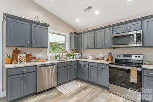 38 Sunrise Dr, Mars Hill, NC 28754 - Photo 12