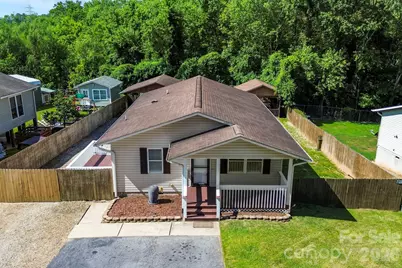51 Kay Thomas Drive, Hendersonville, NC 28792 - Photo 4