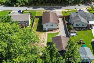 51 Kay Thomas Dr, Hendersonville, NC 28792 - Photo 32