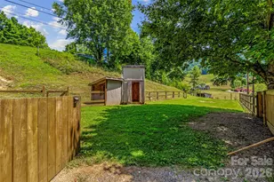 797 Pleasant Valley Rd, Burnsville, NC 28714 - Photo 12