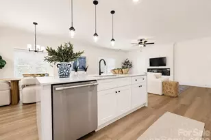 1238 N Sharon Amity Rd, Charlotte, NC 28211 - Photo 16