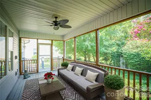 14 Waterbury Ct, Hendersonville, NC 28791 - Photo 2