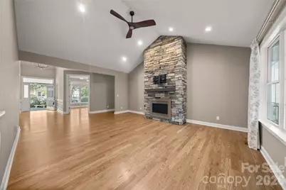 14 Waterbury Court, Hendersonville, NC 28791 - Photo 4