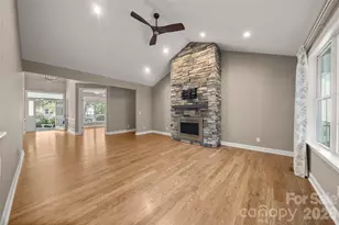 14 Waterbury Ct, Hendersonville, NC 28791 - Photo 4