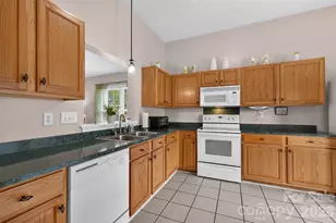 806 20th Ave Pl SE, Hickory, NC 28602 - Photo 12