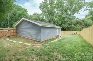 200 Point Cir, Belmont, NC 28012 - Photo 26