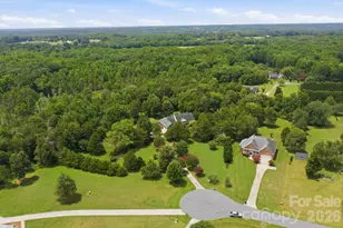 182 Robert Dr, Statesville, NC 28625 - Photo 2