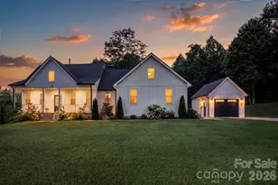 29 Banner Cottages Ln, Horse Shoe, NC 28759 - Photo 1